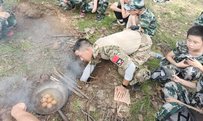 無(wú)錫周邊軍事夏令營(yíng)貴不貴