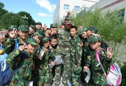 西安軍事夏令營讓孩子學(xué)會堅強(qiáng)！