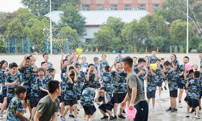 潑水活動