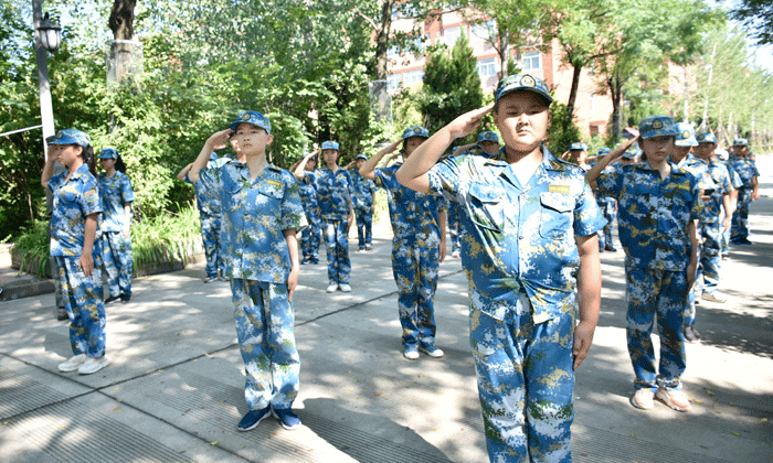 軍姿練習(xí)