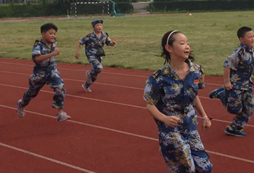 參加西安軍事夏令營做快樂少年
