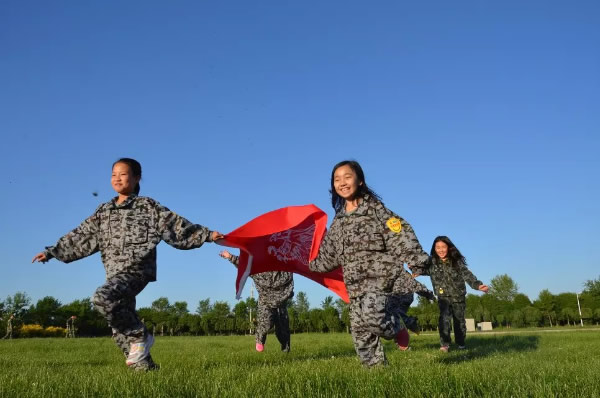 快樂少年西安軍事夏令營8大體驗?zāi)Ｊ?/> </a><div   id=