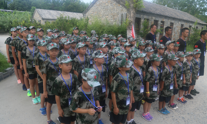 山東6月軍事拓展夏令營(yíng)