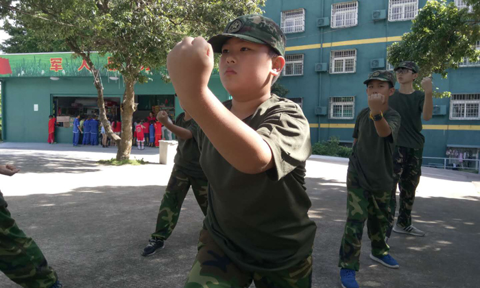 國(guó)外軍事夏令營(yíng)