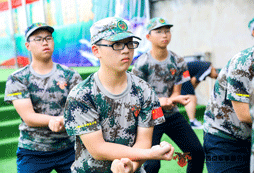 上海西點軍事夏令營的特色是什么？