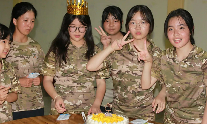 歡樂生日會(huì)