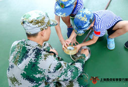 我和教官一起來完成