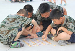 興趣培養(yǎng)學(xué)象棋