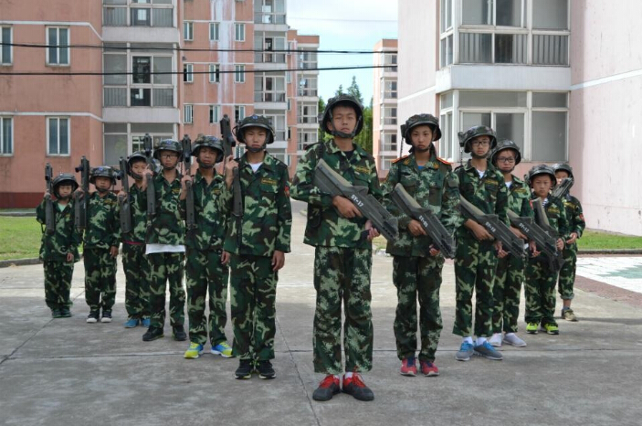 軍事夏令營