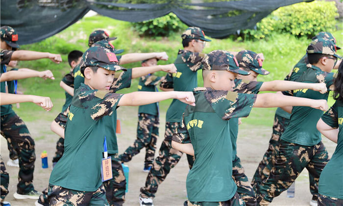 廈門軍訓(xùn)夏令營(yíng)哪家好