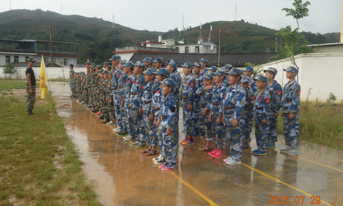 參加軍事夏令營讓孩子獨立成長
