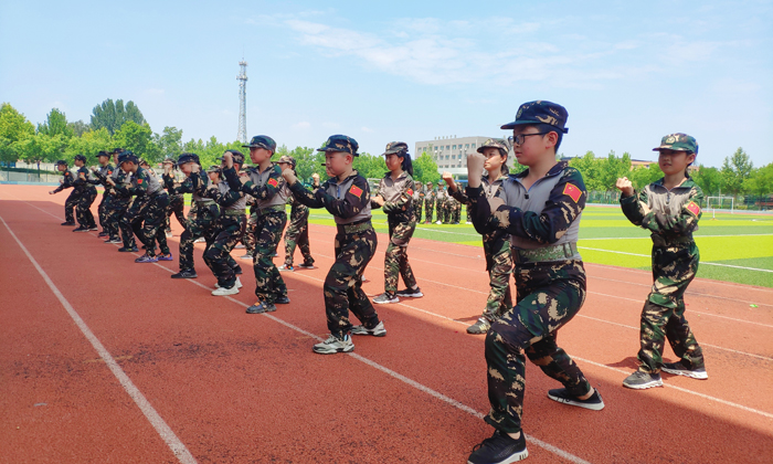 西安周邊兒童軍事化夏令營(yíng)哪里好