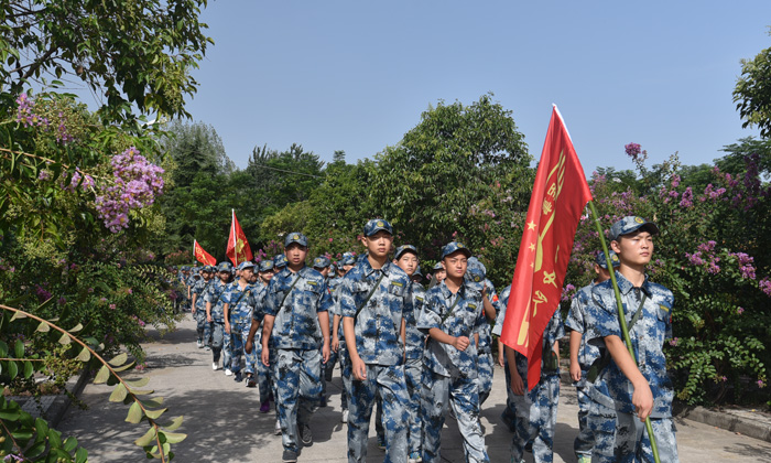 西安軍事夏令營(yíng)需要自帶什么