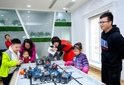 多大的孩子可以參加西安青少年機器人夏令營？