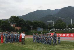 西安夏令營教您選擇合適正規(guī)的軍事夏令營