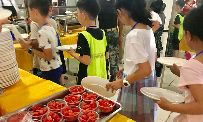鼓勵孩子參加夏令營