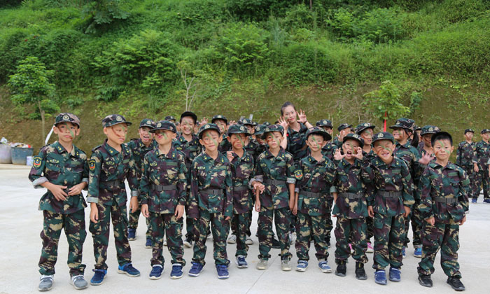 咸寧軍事拓展夏令營.jpg