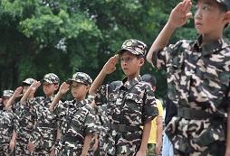 咸寧拓展夏令營激發(fā)孩子成長的動力