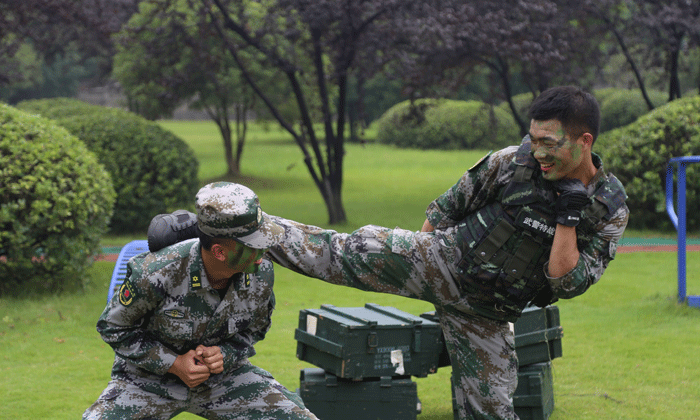 21天小學(xué)生軍訓(xùn)夏令營什么價格