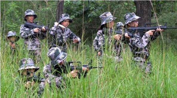 專為小學(xué)生打造的野戰(zhàn)軍事夏令營