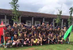 參加小學(xué)生軍事?tīng)I(yíng)培養(yǎng)自己成為全能小少年