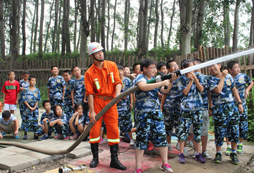 小學(xué)生去參加戶外夏令營(yíng)會(huì)受傷嗎