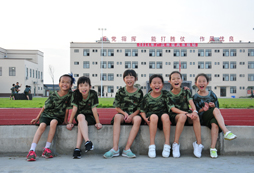 西北兒童軍事夏令營(yíng)培養(yǎng)孩子的能力
