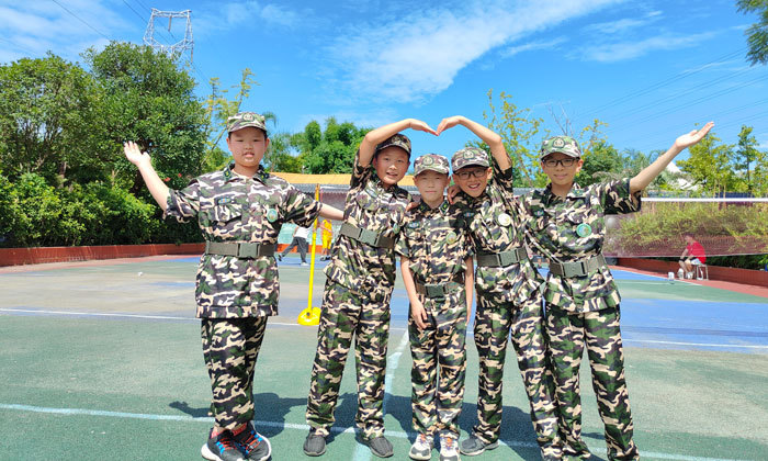 西昌軍事夏令營(yíng)有哪些