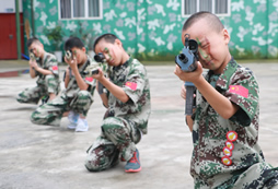 西南兒童軍事夏令營給孩子一個不同的七月！