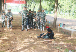 參加西南軍事夏令營(yíng)費(fèi)用是多少？
