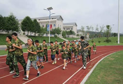 重慶軍事夏令營改善孩子的學(xué)習(xí)態(tài)度