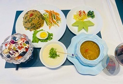 新大陸草原夏令營(yíng)的食宿是怎么樣的？