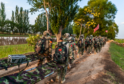 野外行軍