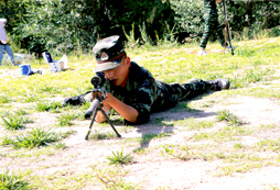 匍匐射擊