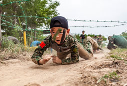 信號(hào)旗軍事特訓(xùn)營(yíng)讓孩子得到全方位鍛煉