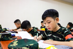 孩子參加信號(hào)旗軍事夏令營(yíng)有效嗎？