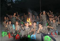 新疆軍事夏令營如何培養(yǎng)孩子？
