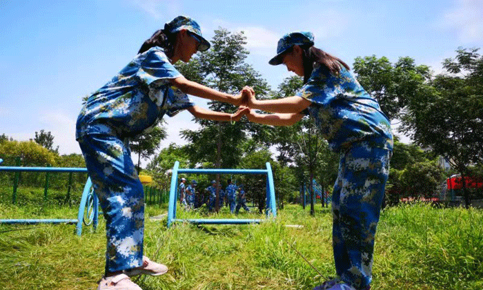 新疆軍事夏令營(yíng)費(fèi)用