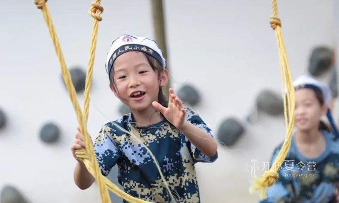新疆軍事夏令營(yíng)