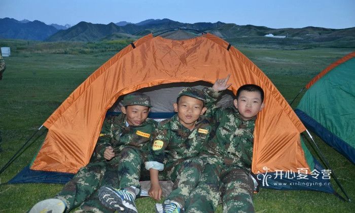 2017新疆軍事夏令營(yíng)