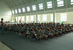 新疆軍事夏令營鍛煉孩子的生活能力