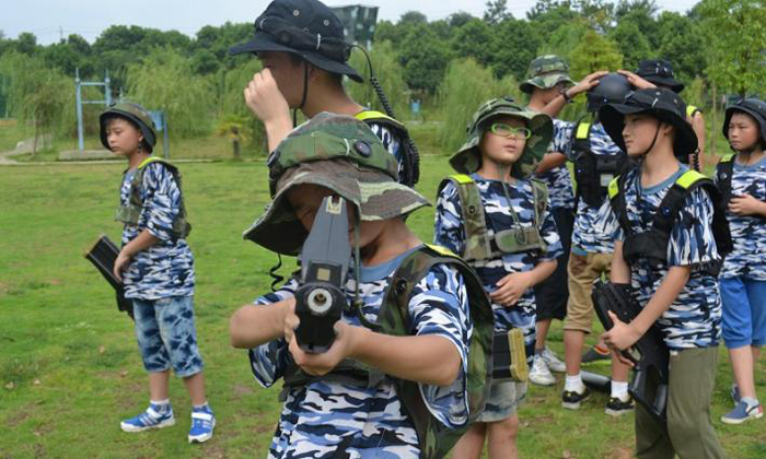 新疆軍事夏令營活動.jpg