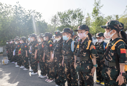 女兵營