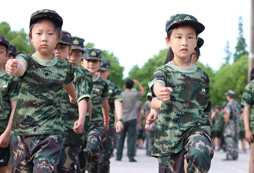 湘軍小英雄軍事夏令營作息時間如何