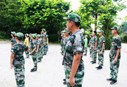小精英軍事夏令營(yíng)帶給孩子的收獲有哪些