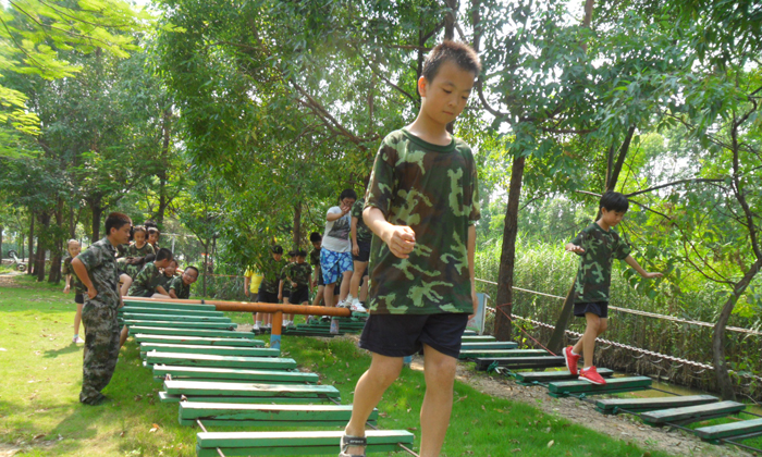 廣州翔龍軍事夏令營給青少年全方位保障