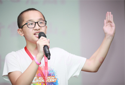 演講夏令營讓孩子成為一名演說家
