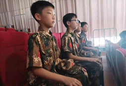 7天的許昌軍事夏令營(yíng)培養(yǎng)兒童良好的行為習(xí)慣