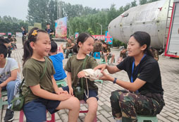 許昌女子軍事夏令營為孩子打磨堅(jiān)強(qiáng)性格