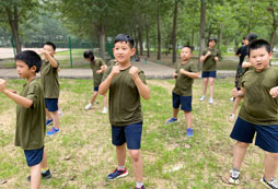 參加許昌小學生夏令營換你一個好少年